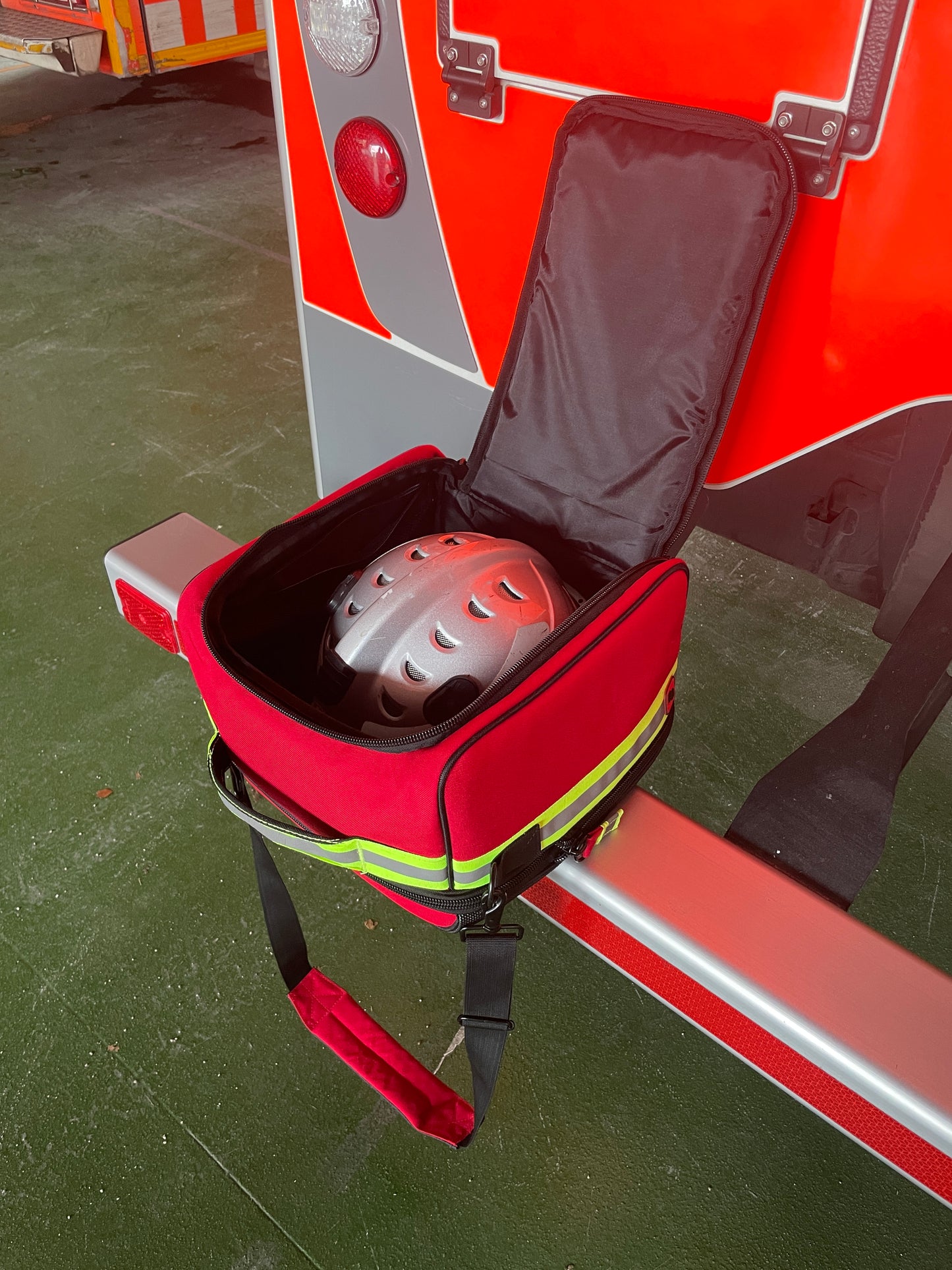 Helmet Protection Bag for Firefighters