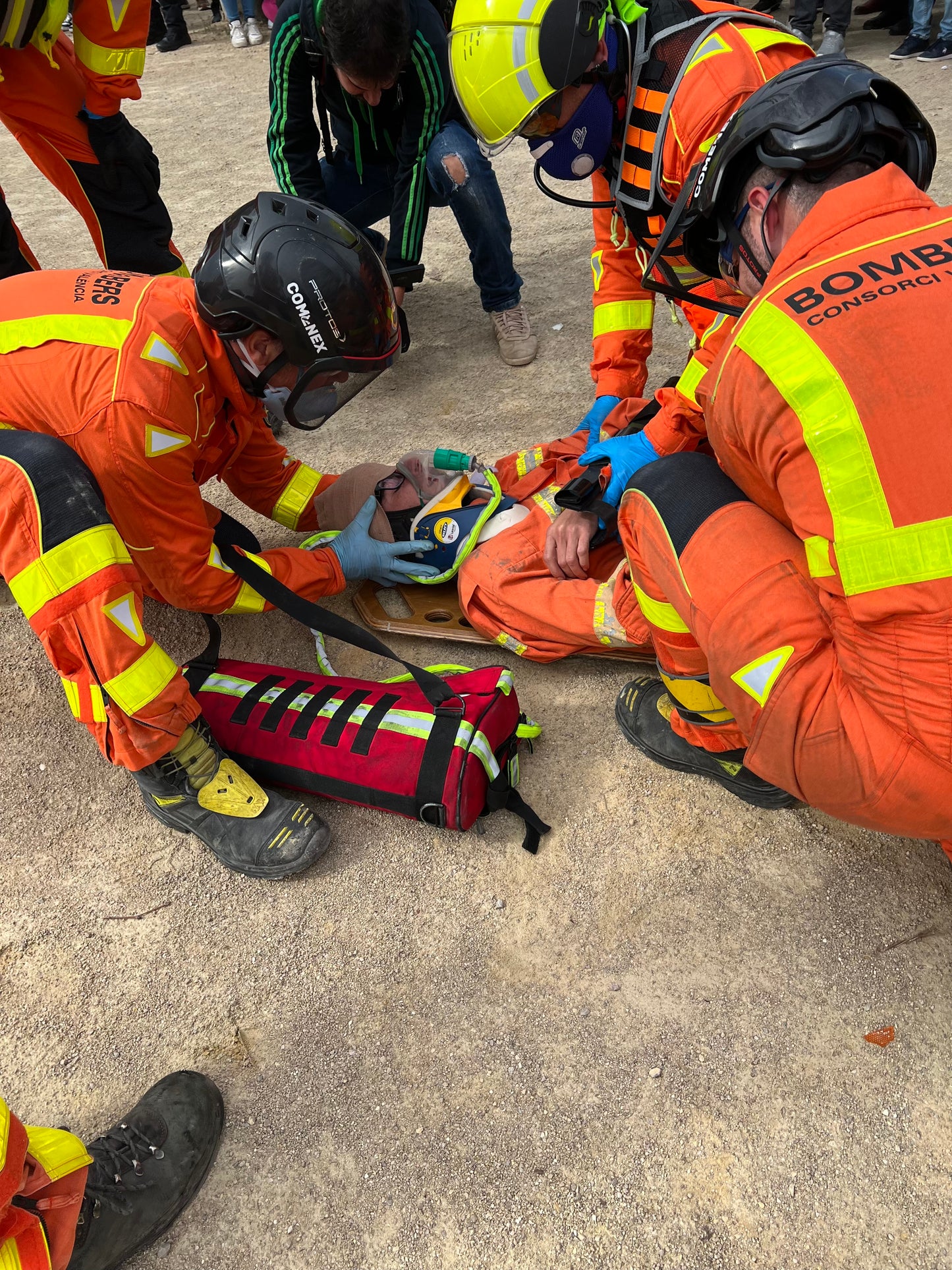 MINI TUBE's Small Oxygen Carrier Bag - Red Polyester